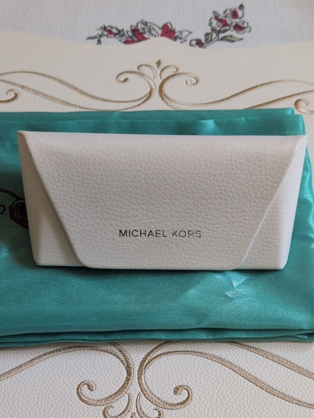 Michael Kors Pale Beige Pebbled Leatherlike Eyeglass Case, Like New